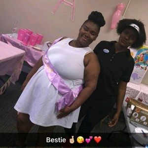 Meet your Posher, Denise